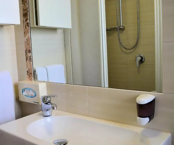 Residenza Esterna - Dependance מילאנו מריטימה